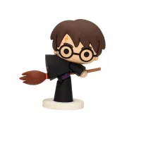 FIGURA SD TOYS HARRY POTTER MINI HARRY POTTER VOLANDO CON NIMBUS Y CON CAPA NEGRA